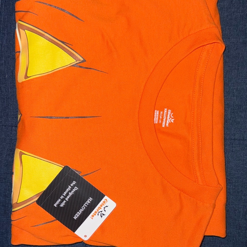 Way to Celebrate | Pumpkin Jack-O Lantern Smile Graphic Tee - Picture 3 of 3